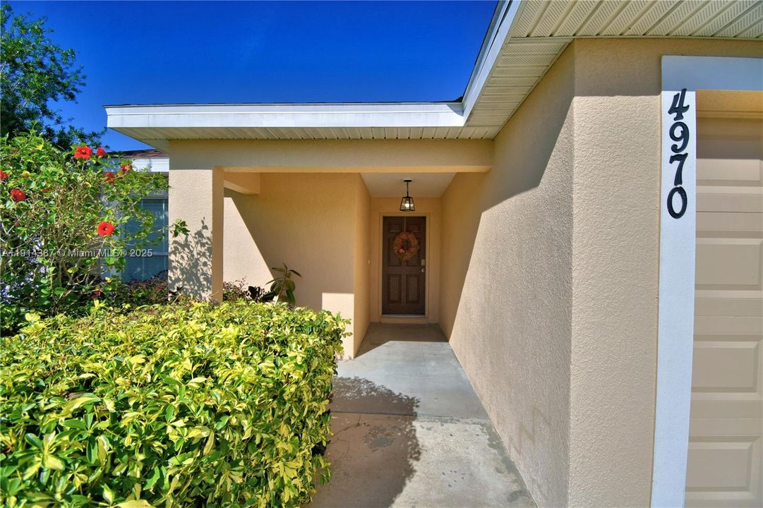 待售: $389,000 (4 贝兹, 2 浴室, 1749 平方英尺)