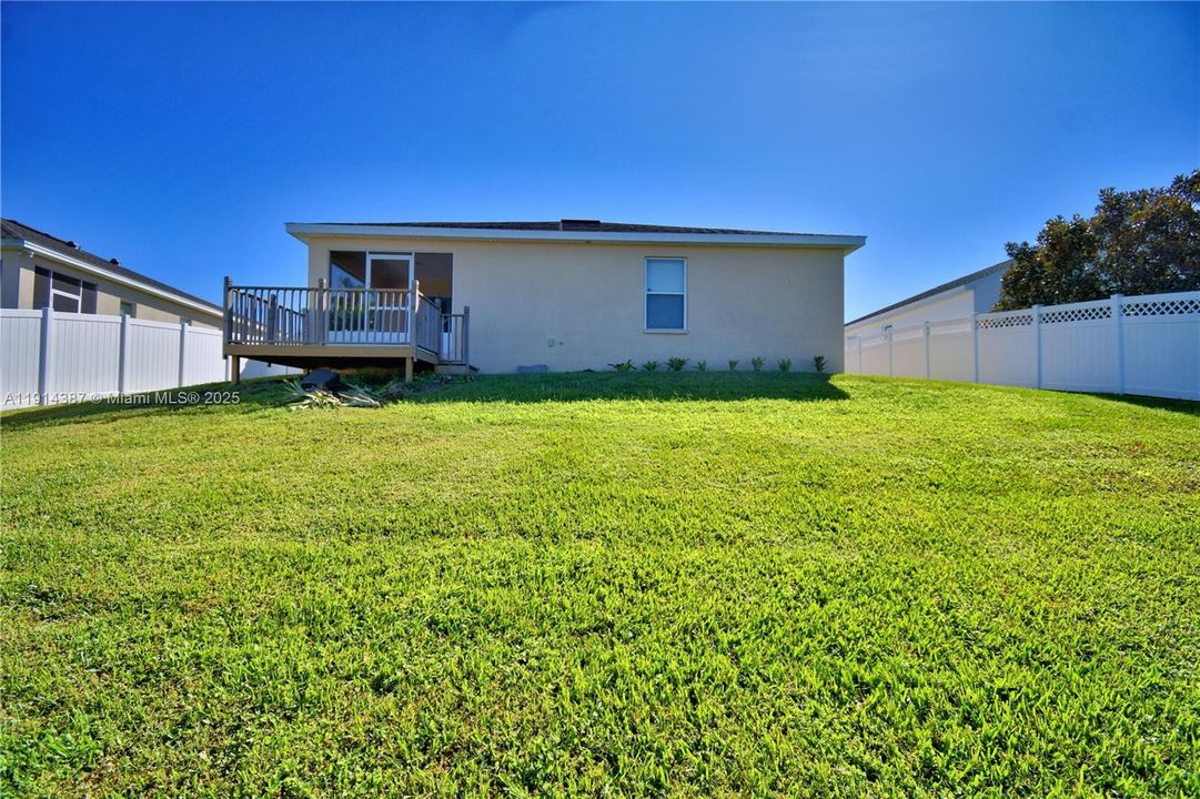 待售: $389,000 (4 贝兹, 2 浴室, 1749 平方英尺)