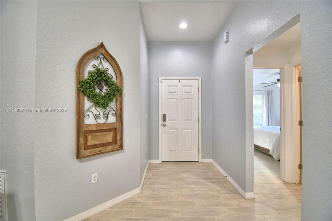 待售: $389,000 (4 贝兹, 2 浴室, 1749 平方英尺)