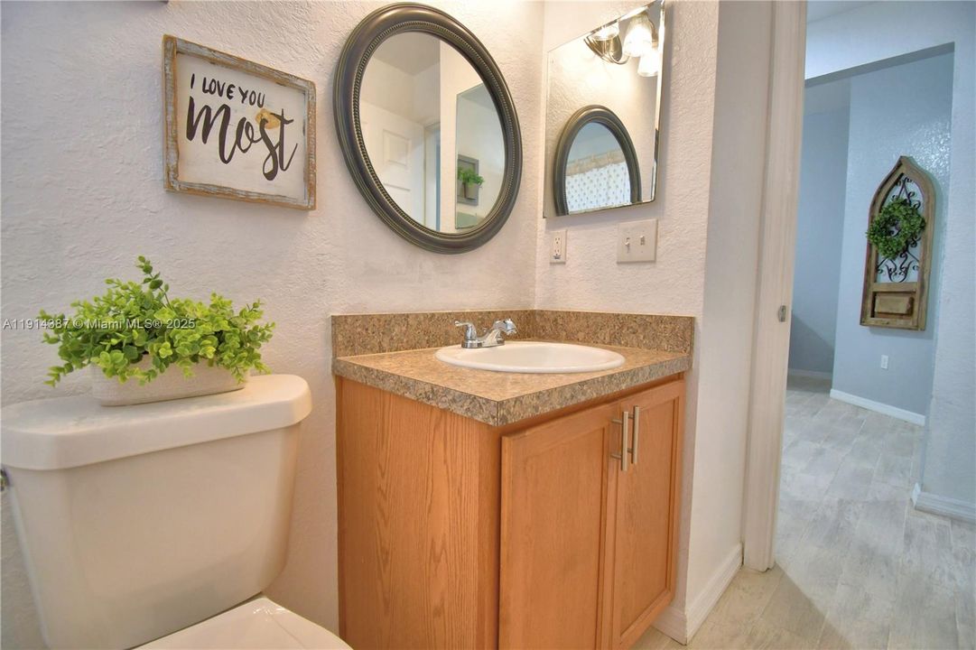 待售: $389,000 (4 贝兹, 2 浴室, 1749 平方英尺)