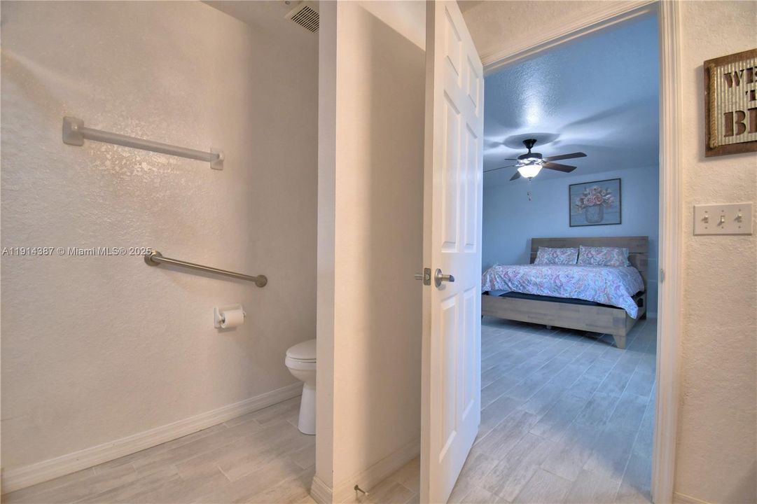 待售: $389,000 (4 贝兹, 2 浴室, 1749 平方英尺)