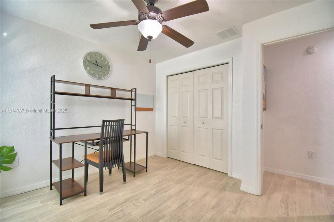 待售: $389,000 (4 贝兹, 2 浴室, 1749 平方英尺)