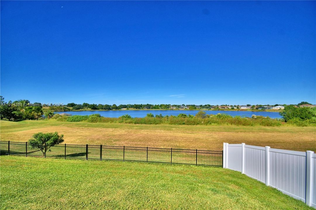 待售: $389,000 (4 贝兹, 2 浴室, 1749 平方英尺)