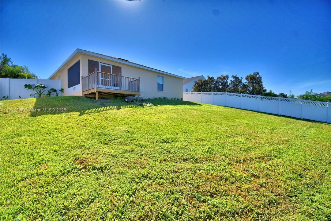 待售: $389,000 (4 贝兹, 2 浴室, 1749 平方英尺)