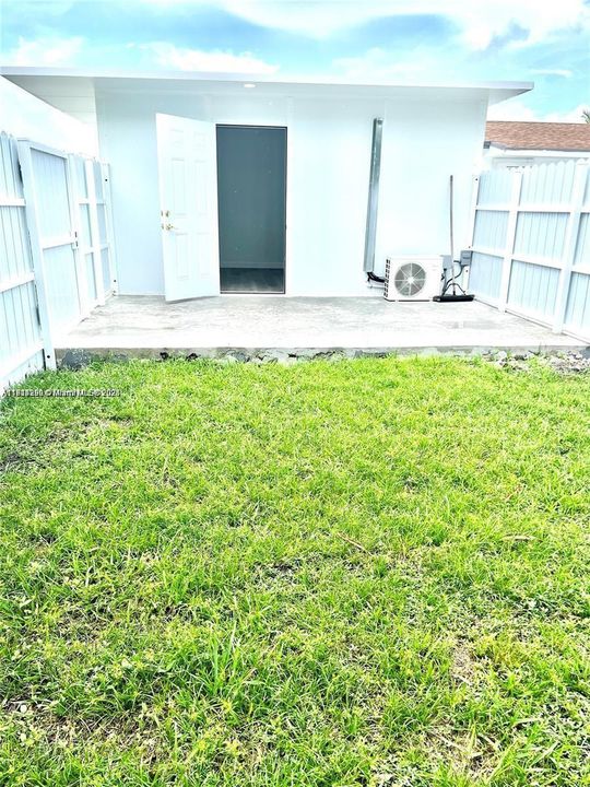 For Rent: $1,650 (1 beds, 1 baths, 1058 Square Feet)