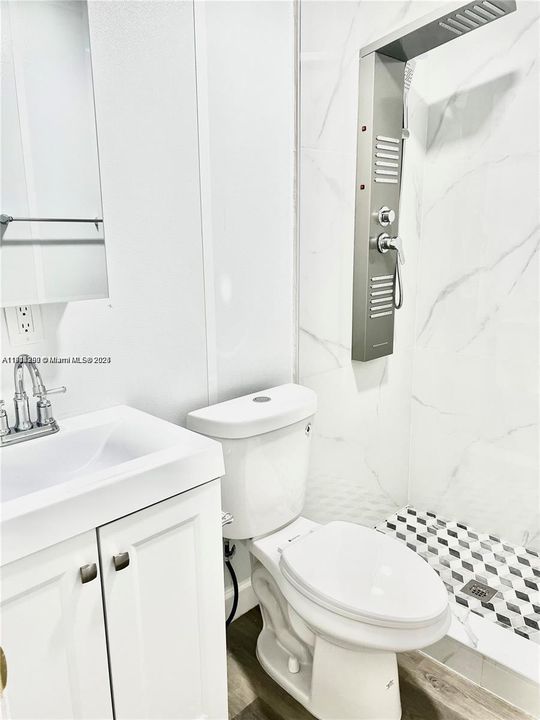 For Rent: $1,650 (1 beds, 1 baths, 1058 Square Feet)