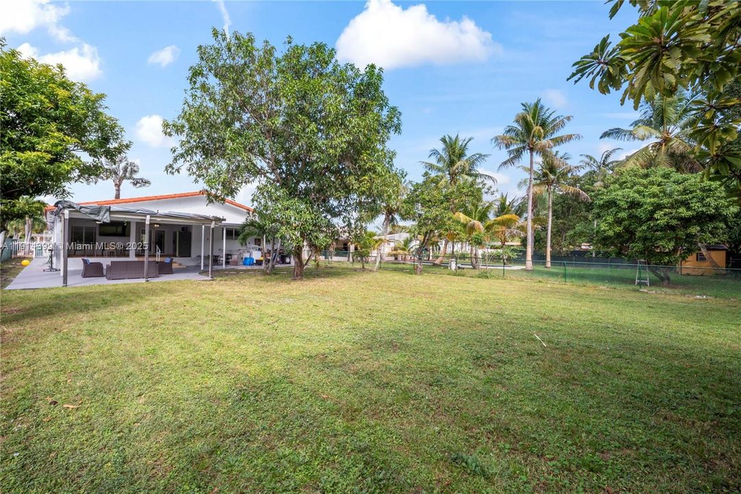 For Sale: $1,198,000 (3 beds, 2 baths, 2618 Square Feet)