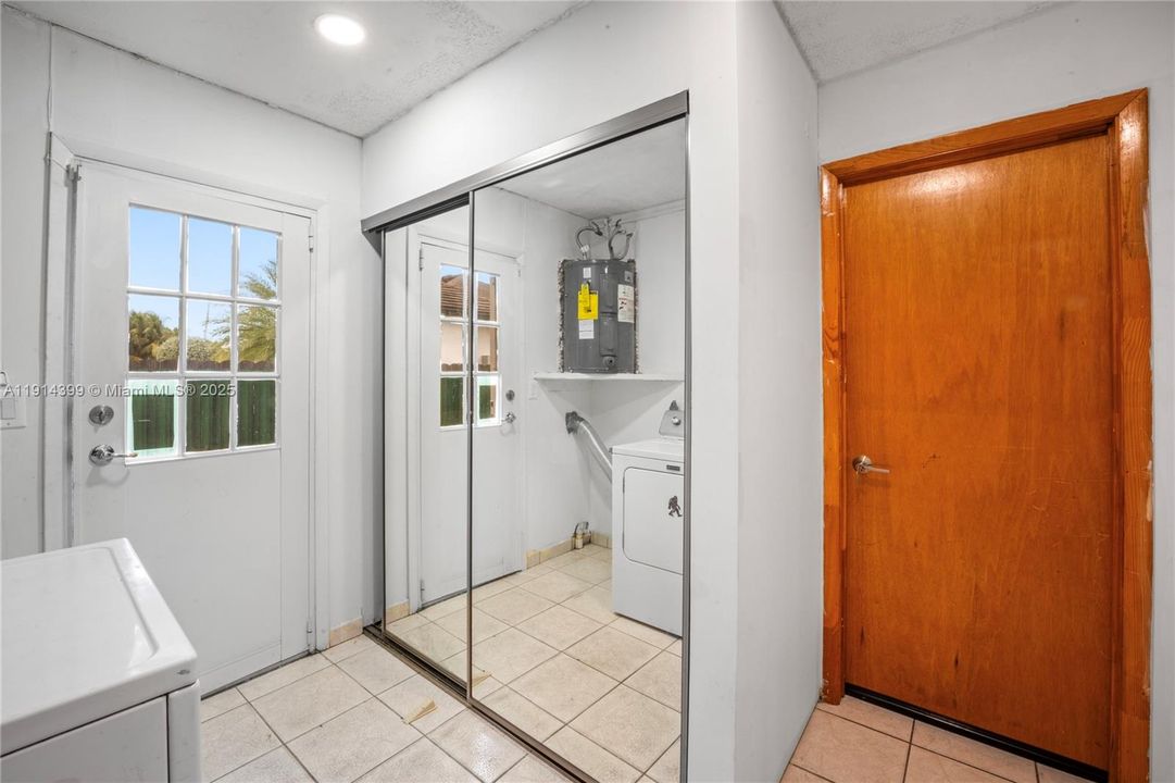 For Sale: $1,198,000 (3 beds, 2 baths, 2618 Square Feet)