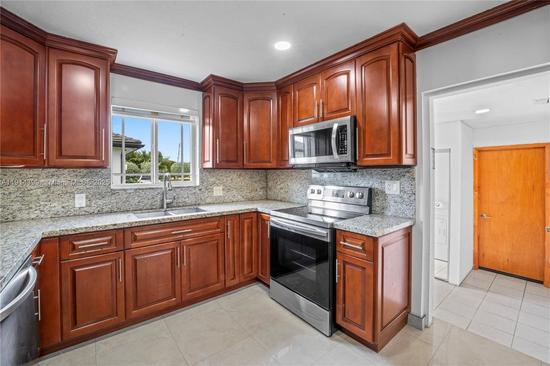 For Sale: $1,198,000 (3 beds, 2 baths, 2618 Square Feet)