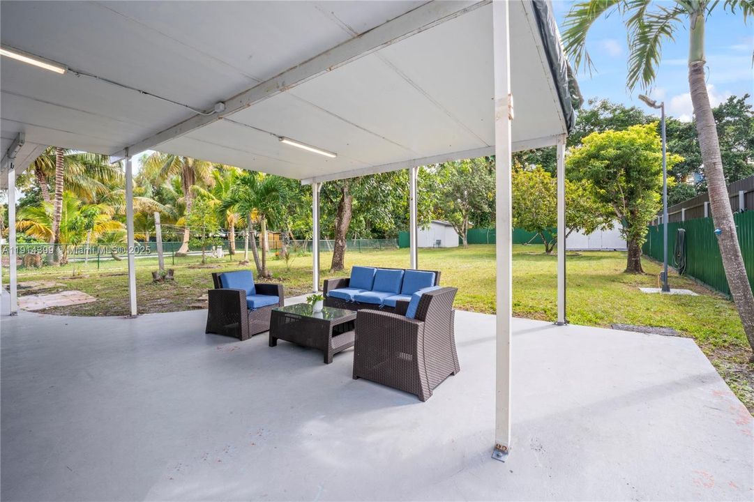 For Sale: $1,198,000 (3 beds, 2 baths, 2618 Square Feet)