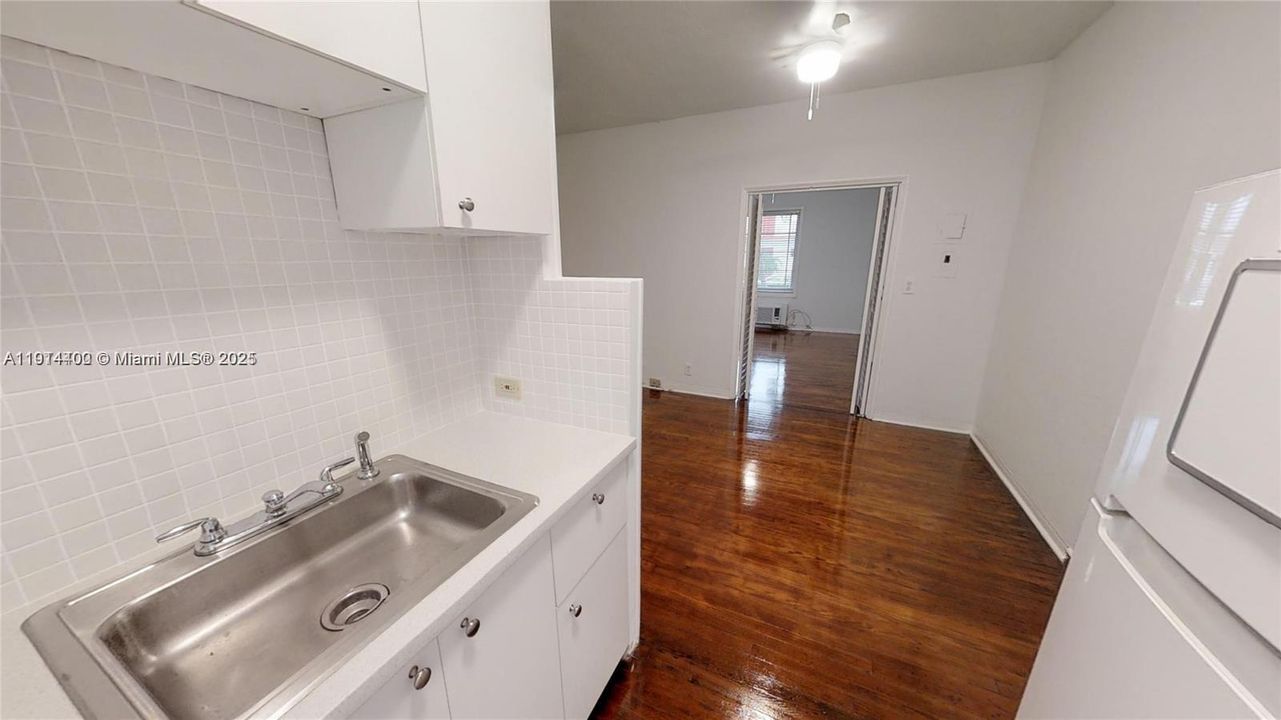 待售: $215,000 (1 贝兹, 1 浴室, 430 平方英尺)