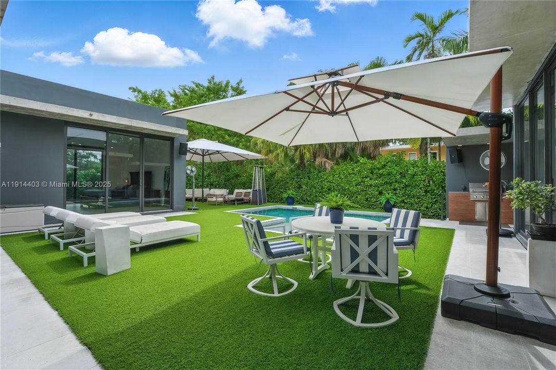 For Sale: $3,100,000 (4 beds, 4 baths, 3216 Square Feet)