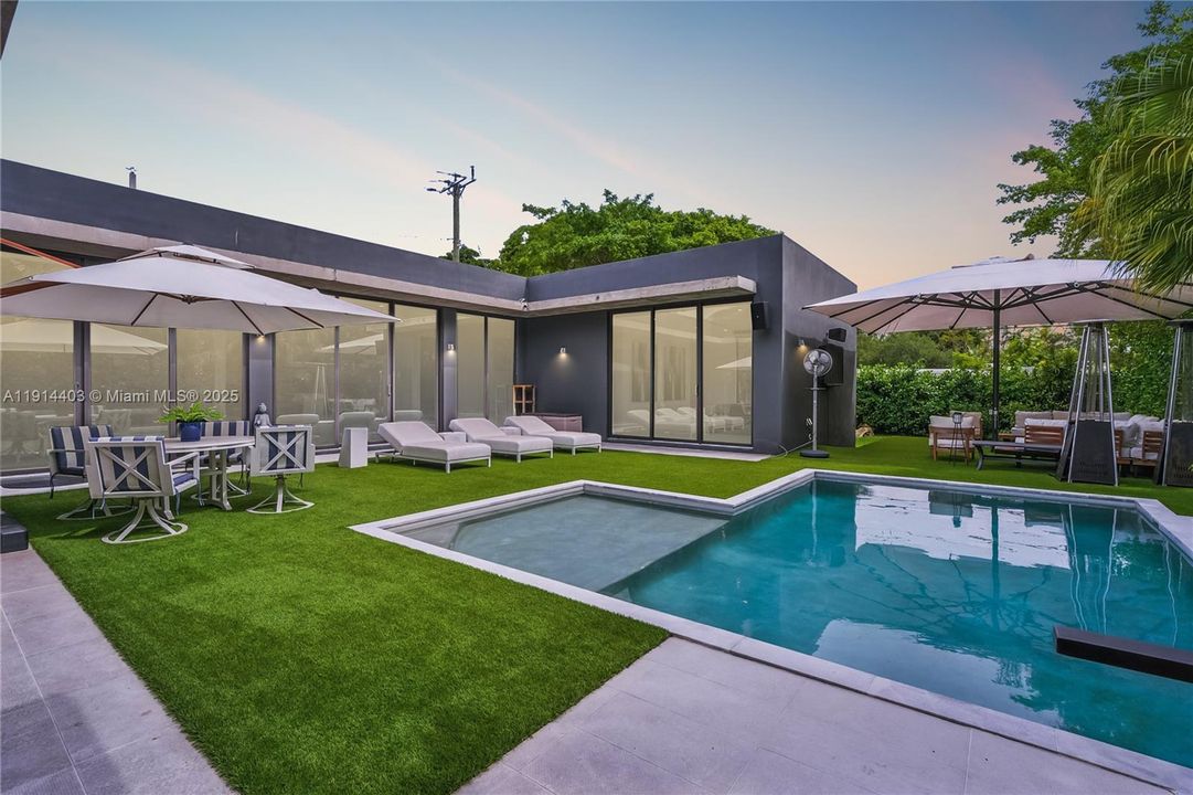 For Sale: $3,100,000 (4 beds, 4 baths, 3216 Square Feet)