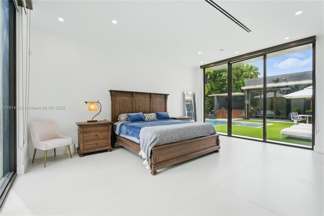 For Sale: $3,100,000 (4 beds, 4 baths, 3216 Square Feet)