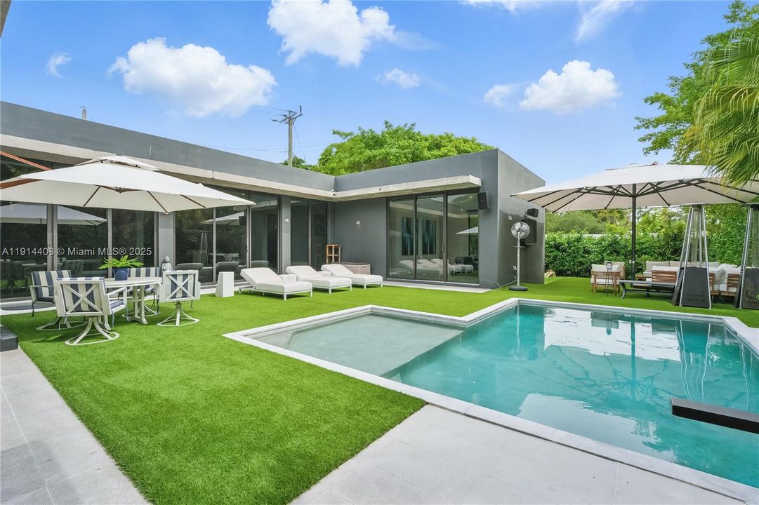 For Sale: $3,100,000 (4 beds, 4 baths, 3216 Square Feet)