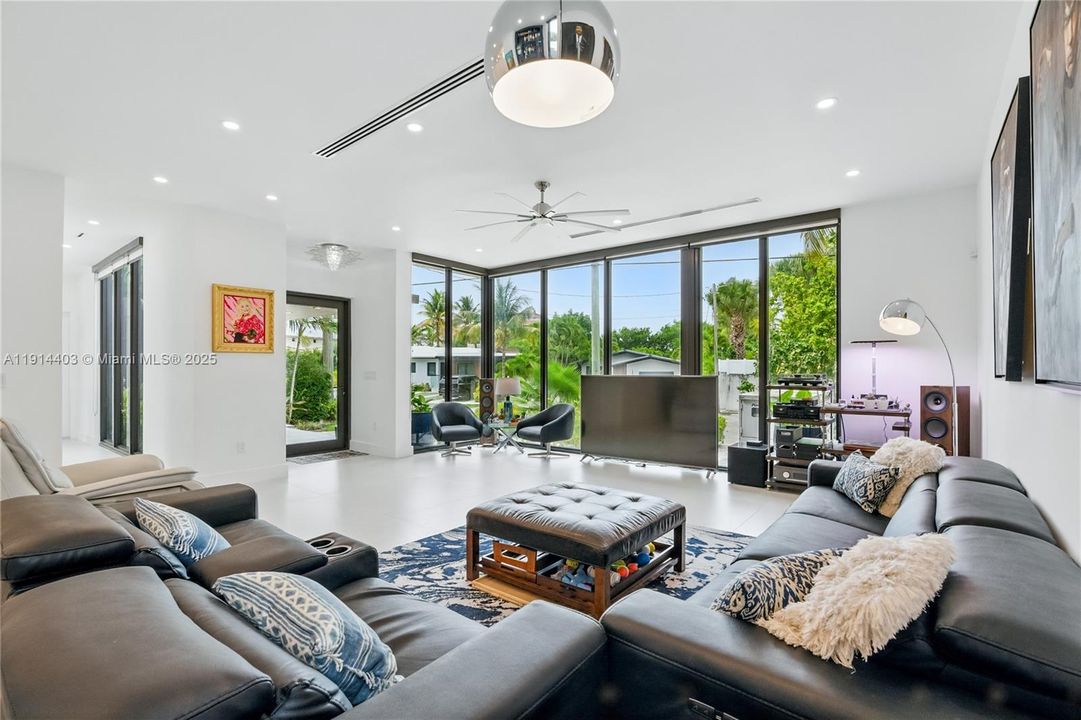 For Sale: $3,100,000 (4 beds, 4 baths, 3216 Square Feet)