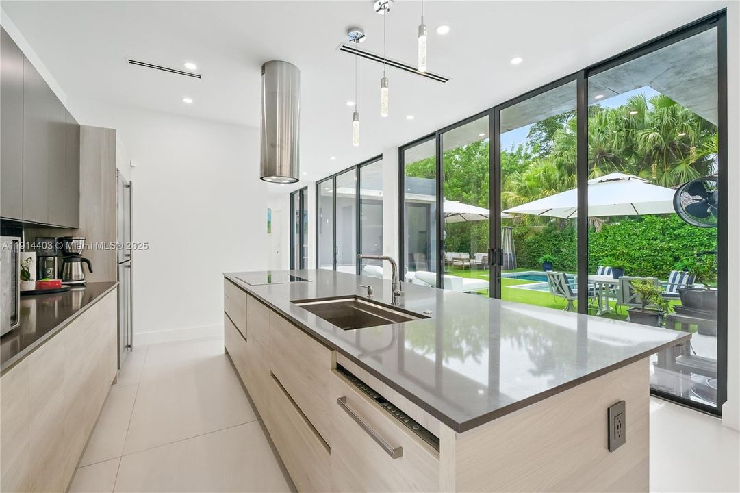 For Sale: $3,100,000 (4 beds, 4 baths, 3216 Square Feet)