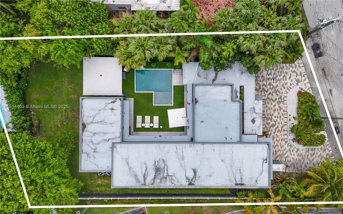 For Sale: $3,100,000 (4 beds, 4 baths, 3216 Square Feet)