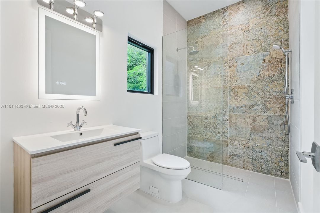 For Sale: $3,100,000 (4 beds, 4 baths, 3216 Square Feet)