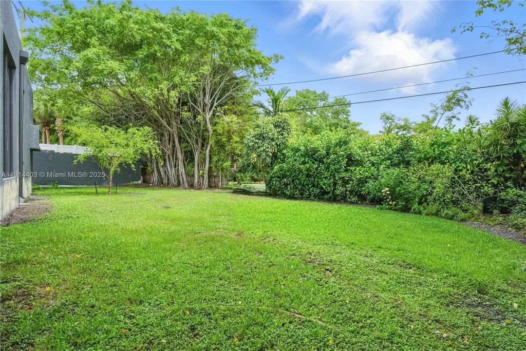 For Sale: $3,100,000 (4 beds, 4 baths, 3216 Square Feet)