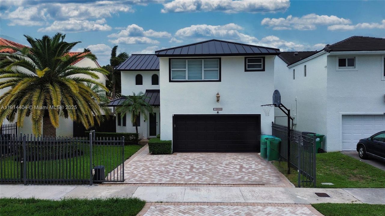 待售: $1,175,000 (4 贝兹, 3 浴室, 0 平方英尺)