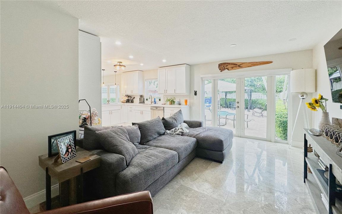 待售: $1,175,000 (4 贝兹, 3 浴室, 0 平方英尺)