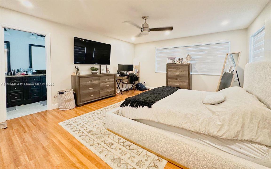 待售: $1,175,000 (4 贝兹, 3 浴室, 0 平方英尺)