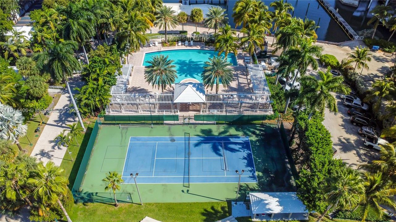 待售: $850,000 (2 贝兹, 3 浴室, 1763 平方英尺)