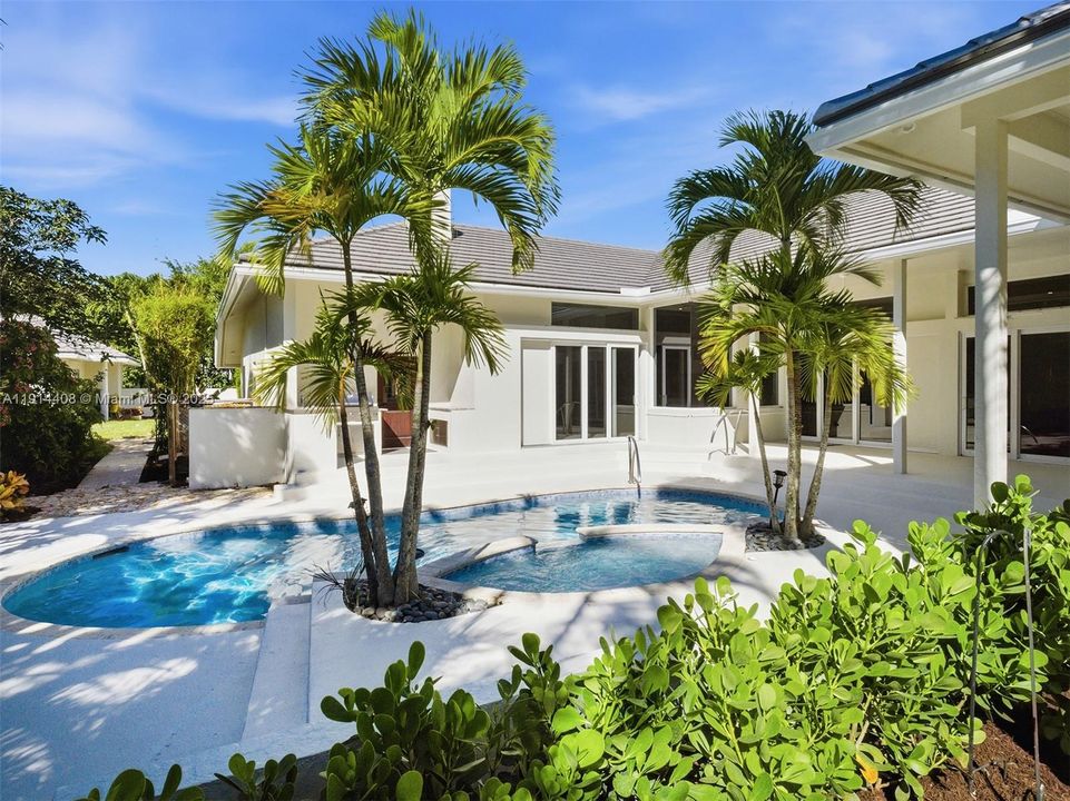 For Sale: $3,850,000 (6 beds, 4 baths, 4782 Square Feet)