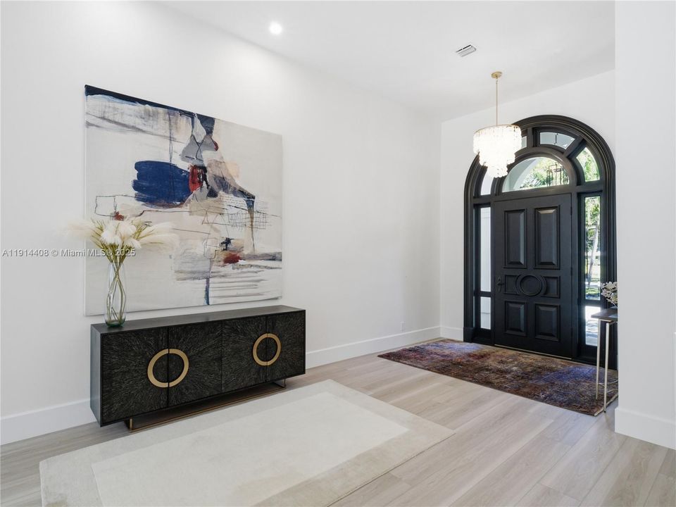 For Sale: $3,850,000 (6 beds, 4 baths, 4782 Square Feet)