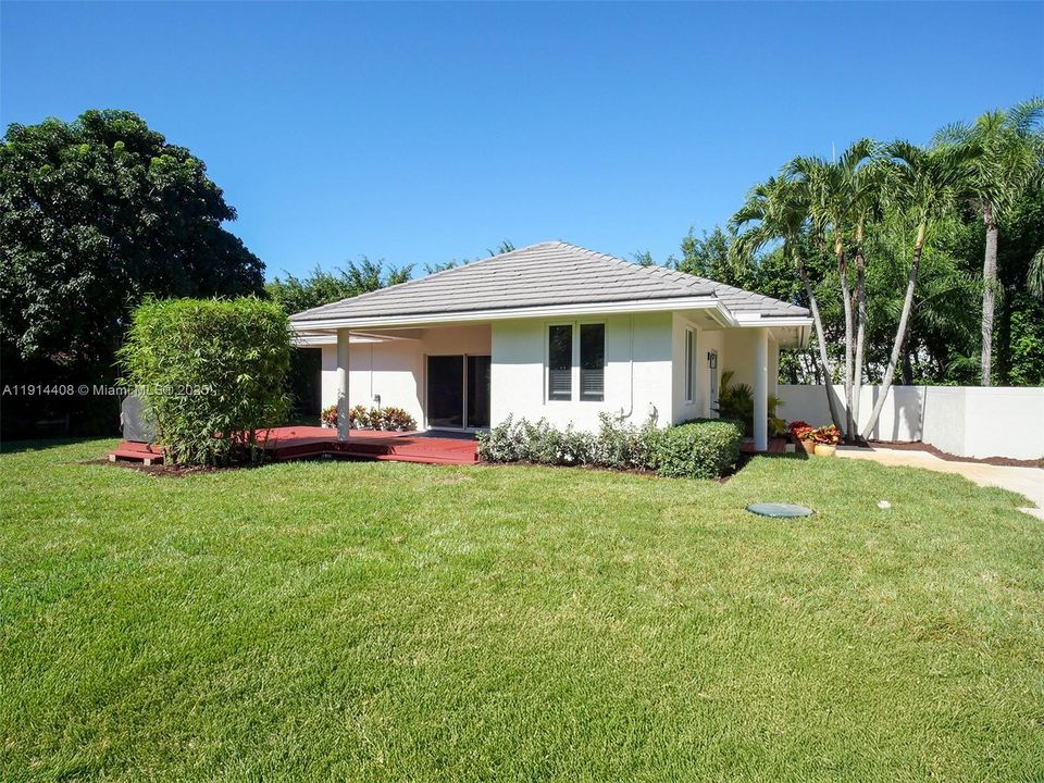 For Sale: $3,850,000 (6 beds, 4 baths, 4782 Square Feet)