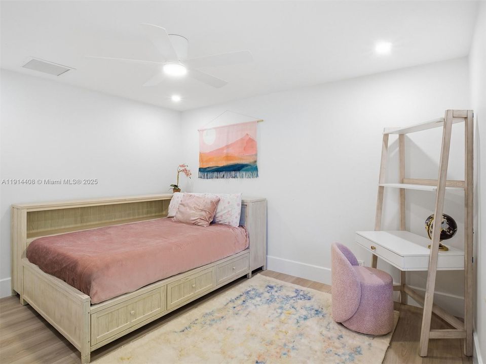 For Sale: $3,850,000 (6 beds, 4 baths, 4782 Square Feet)