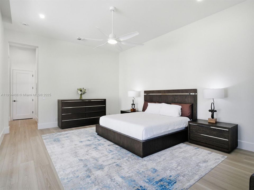 For Sale: $3,850,000 (6 beds, 4 baths, 4782 Square Feet)