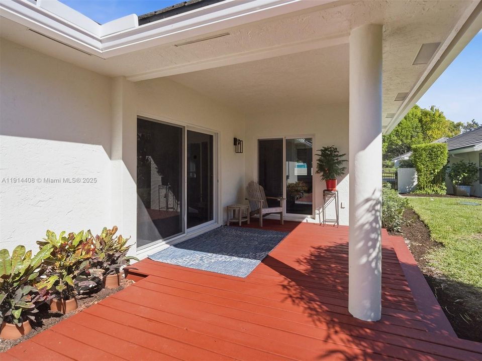 For Sale: $3,850,000 (6 beds, 4 baths, 4782 Square Feet)