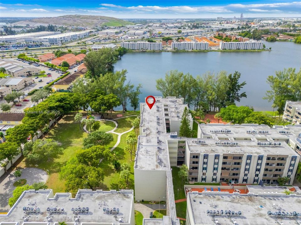 Active With Contract: $245,000 (2 beds, 2 baths, 960 Square Feet)