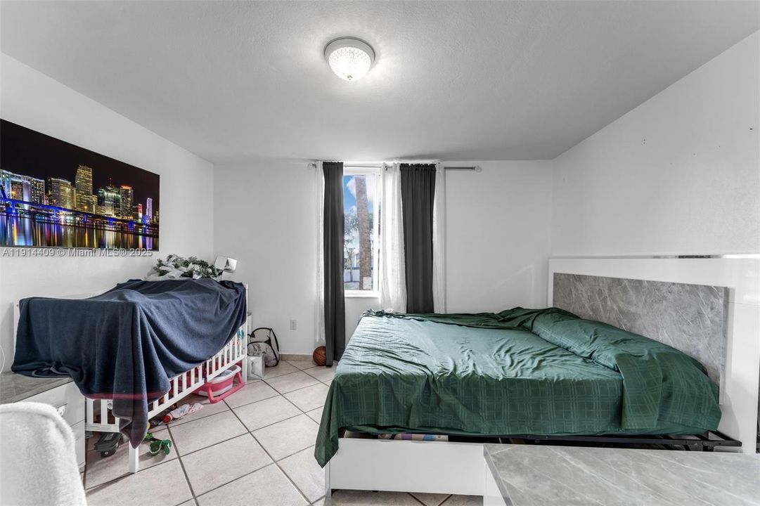 Active With Contract: $245,000 (2 beds, 2 baths, 960 Square Feet)