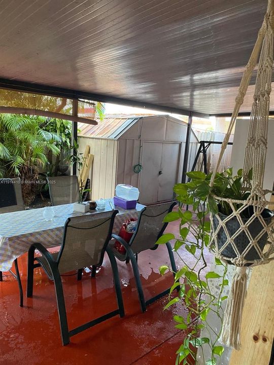 Activo con contrato: $275,000 (2 camas, 2 baños, 1056 Pies cuadrados)