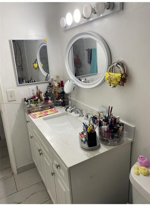 Activo con contrato: $275,000 (2 camas, 2 baños, 1056 Pies cuadrados)