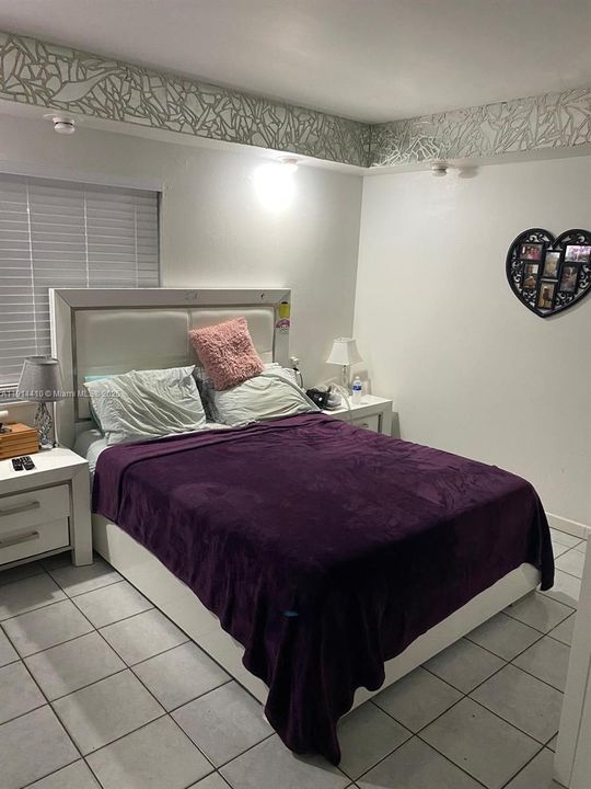 Activo con contrato: $275,000 (2 camas, 2 baños, 1056 Pies cuadrados)