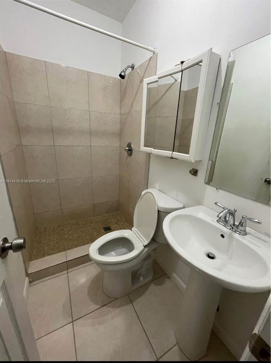 Active With Contract: $2,750 (4 beds, 2 baths, 1759 Square Feet)