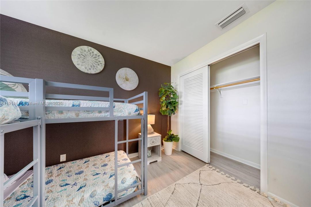 En Venta: $949,000 (3 camas, 2 baños, 1525 Pies cuadrados)