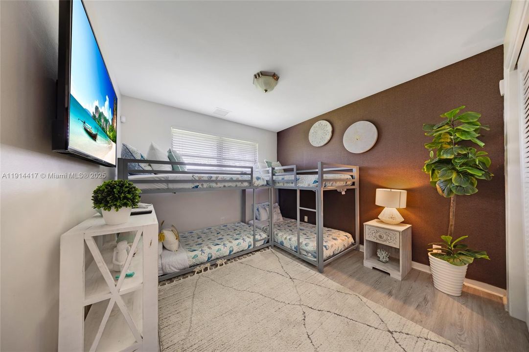 En Venta: $949,000 (3 camas, 2 baños, 1525 Pies cuadrados)