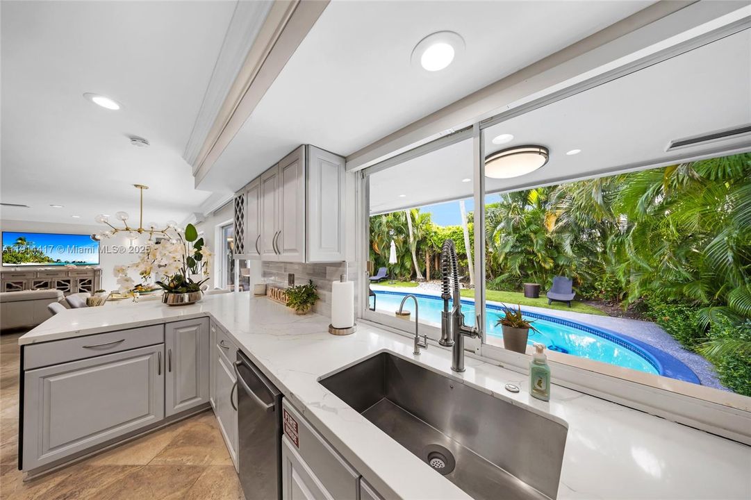 En Venta: $949,000 (3 camas, 2 baños, 1525 Pies cuadrados)