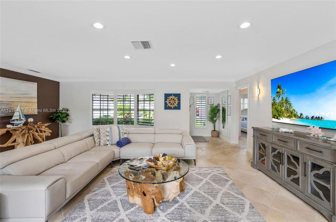 En Venta: $949,000 (3 camas, 2 baños, 1525 Pies cuadrados)