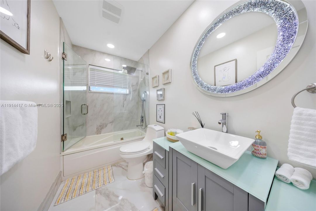 En Venta: $949,000 (3 camas, 2 baños, 1525 Pies cuadrados)