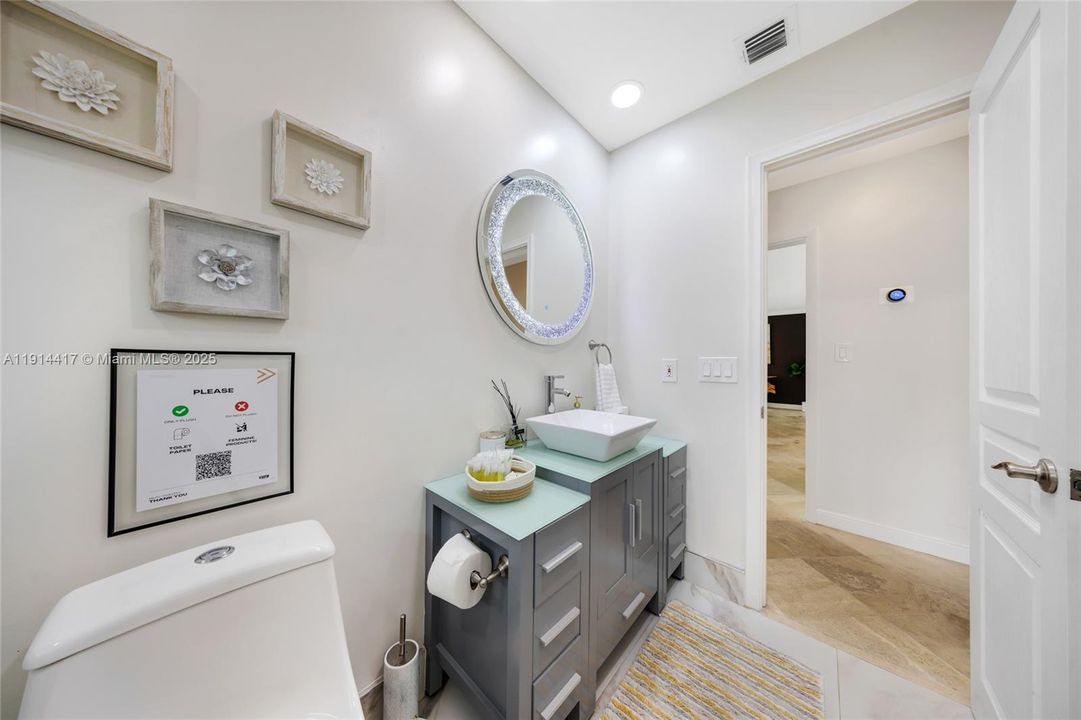 En Venta: $949,000 (3 camas, 2 baños, 1525 Pies cuadrados)