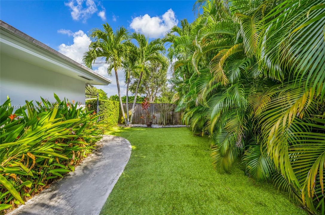 En Venta: $949,000 (3 camas, 2 baños, 1525 Pies cuadrados)