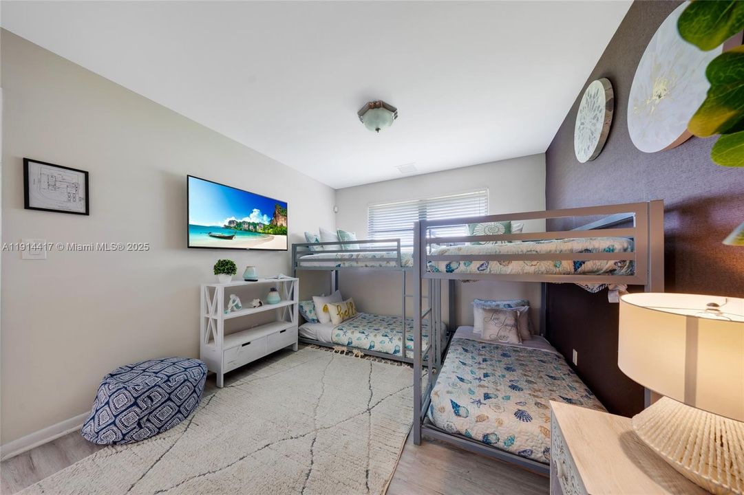 En Venta: $949,000 (3 camas, 2 baños, 1525 Pies cuadrados)