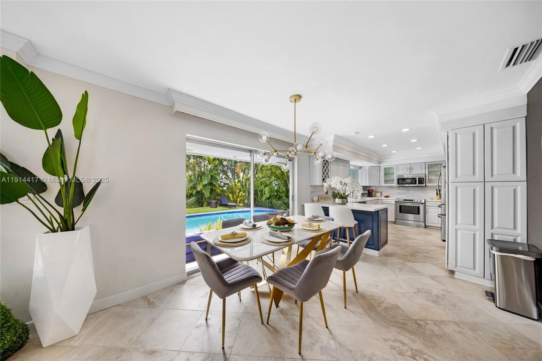 En Venta: $949,000 (3 camas, 2 baños, 1525 Pies cuadrados)