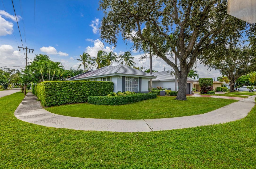 En Venta: $949,000 (3 camas, 2 baños, 1525 Pies cuadrados)